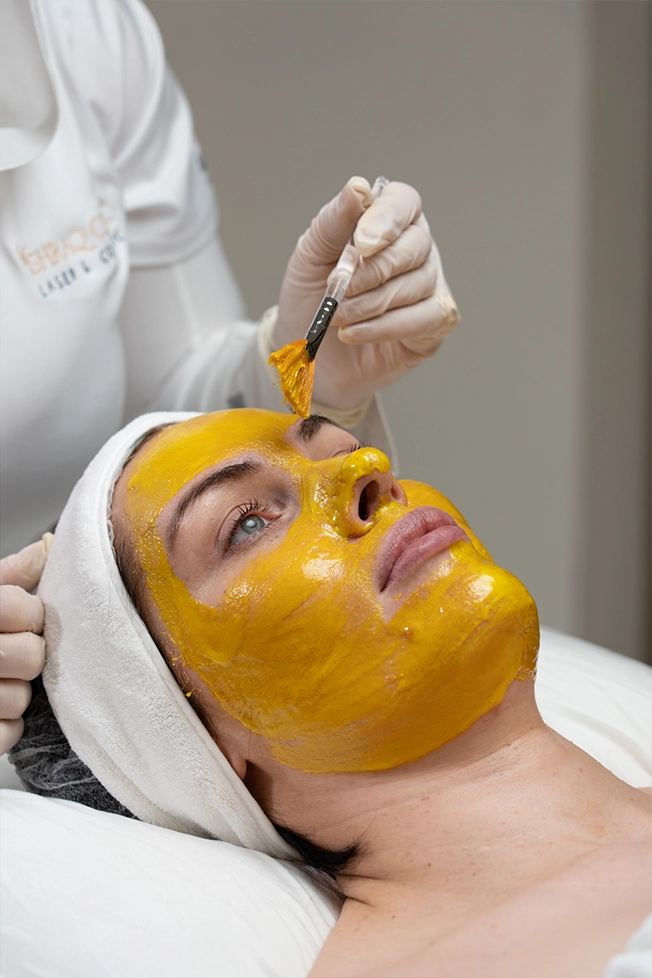 A professional aesthetic treatment at Ishraq Clinic